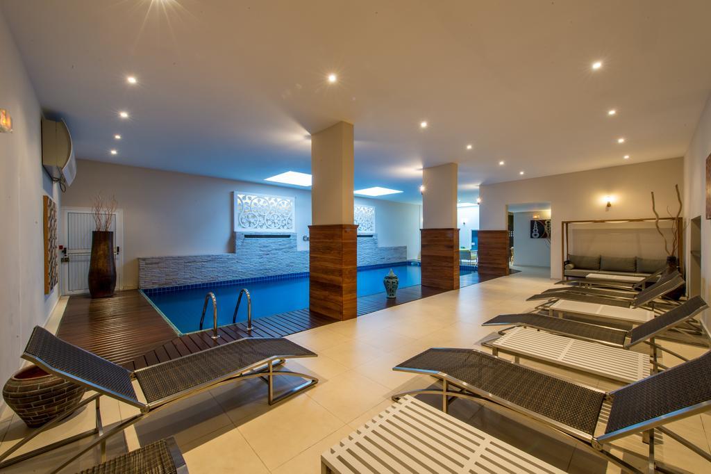 Calypso Hotel Туамасина Экстерьер фото
