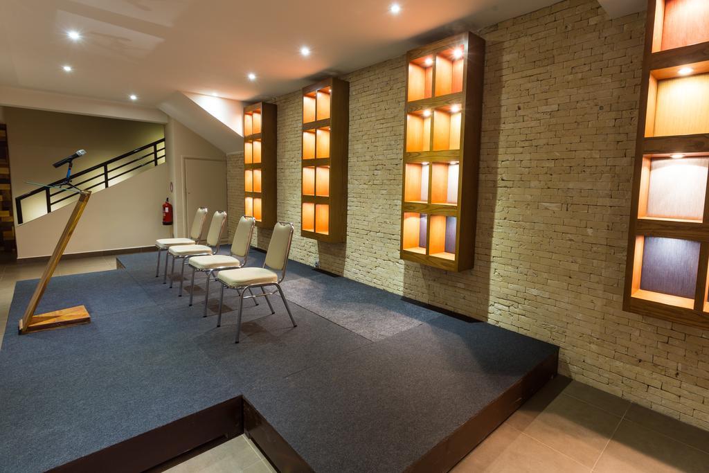 Calypso Hotel Туамасина Экстерьер фото