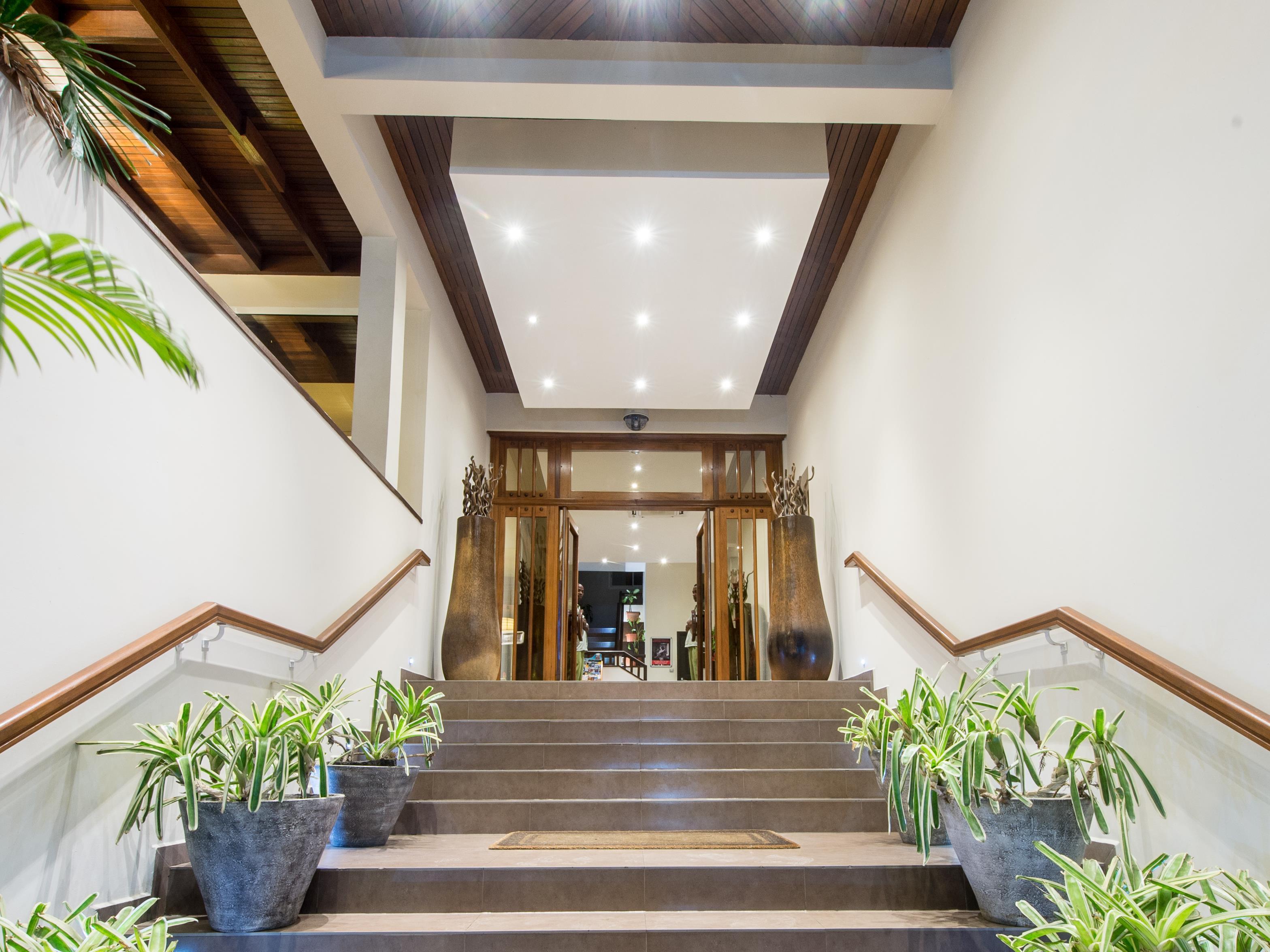 Calypso Hotel Туамасина Экстерьер фото