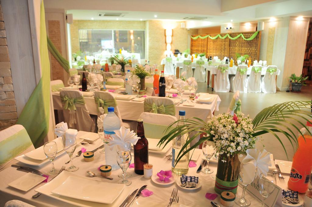 Calypso Hotel Туамасина Экстерьер фото