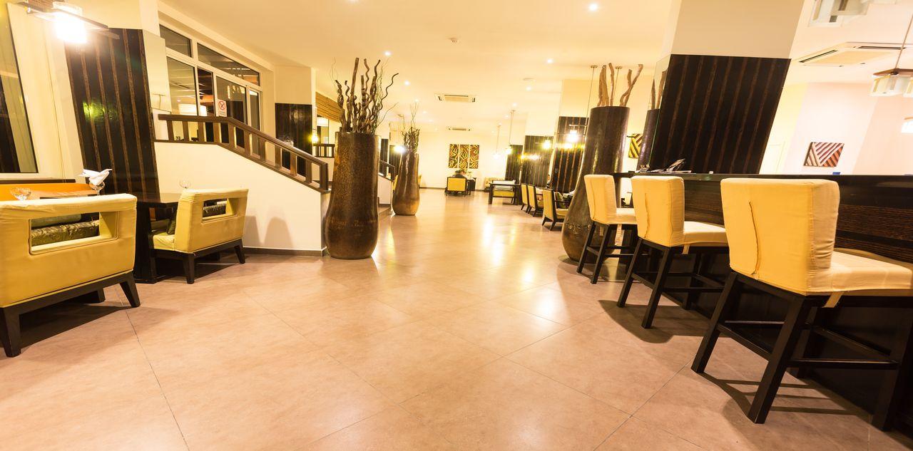 Calypso Hotel Туамасина Экстерьер фото