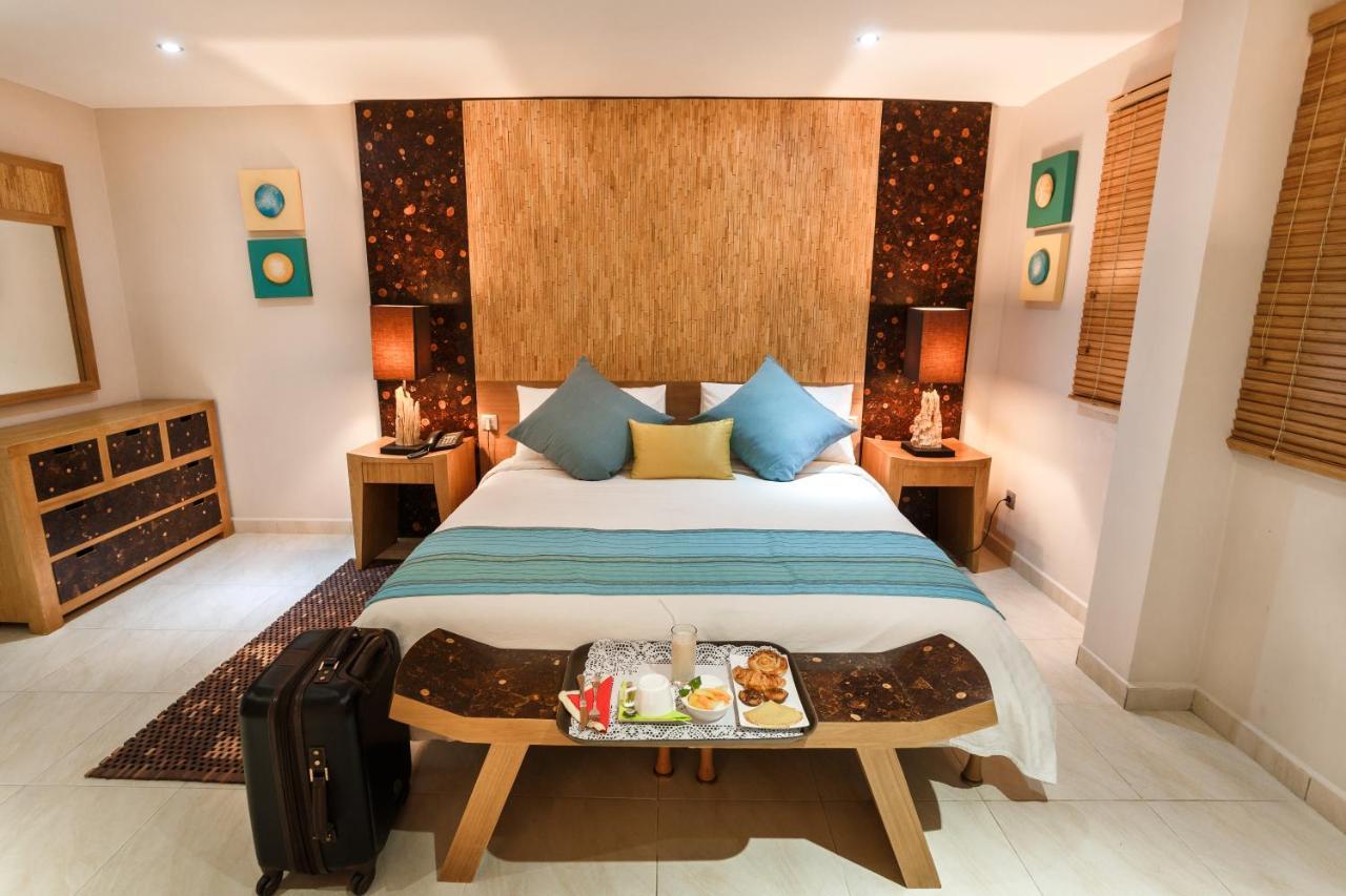 Calypso Hotel Туамасина Экстерьер фото