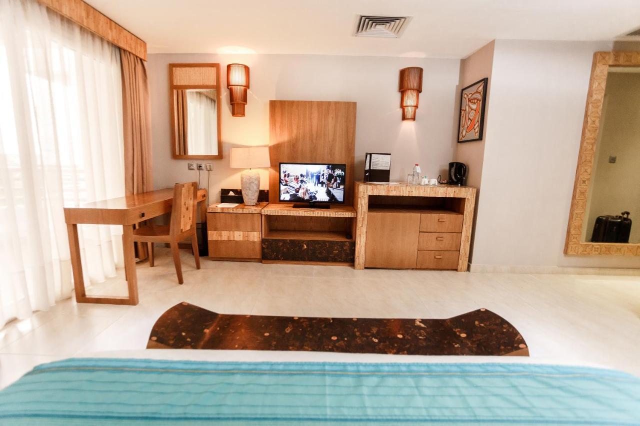 Calypso Hotel Туамасина Экстерьер фото