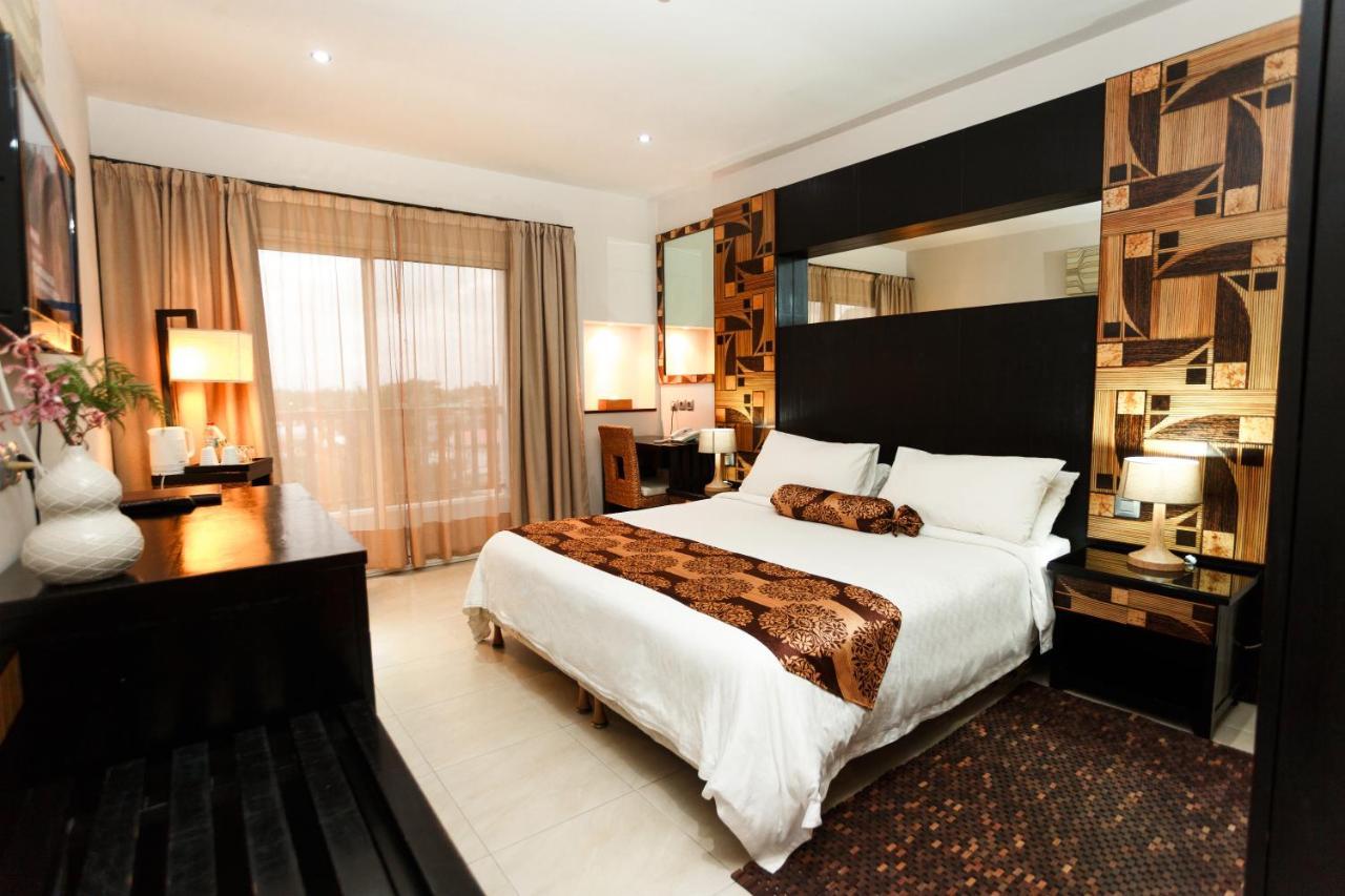 Calypso Hotel Туамасина Экстерьер фото